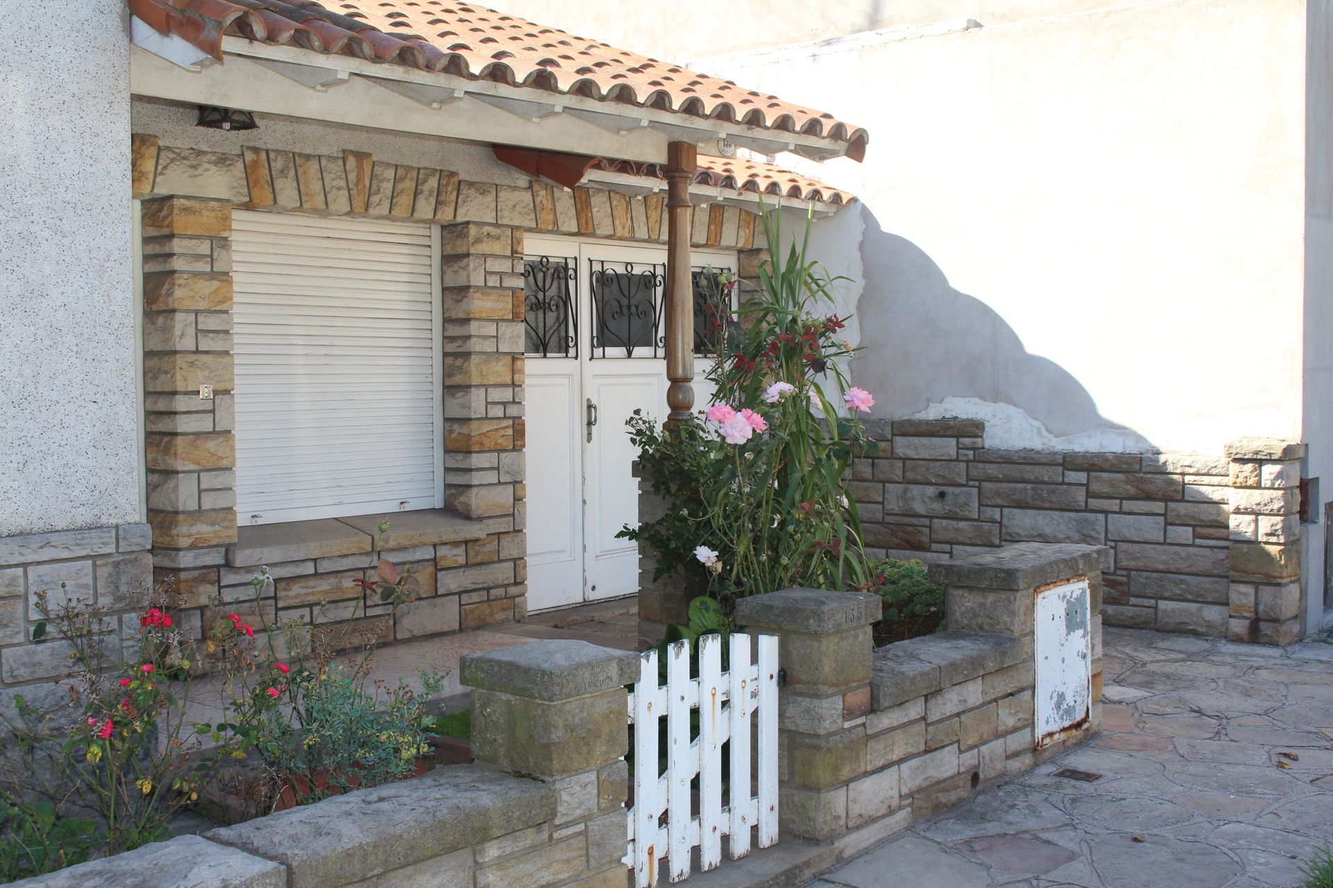 VENTA CASA CON DEPARTAMENTO.