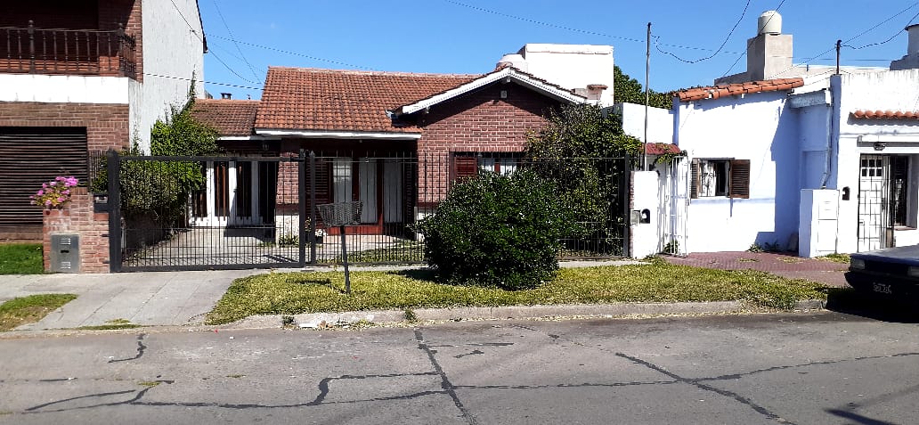 PH 3 AMB. CON JARDIN Y RETIRO AL  FRENTE, RECIC. 