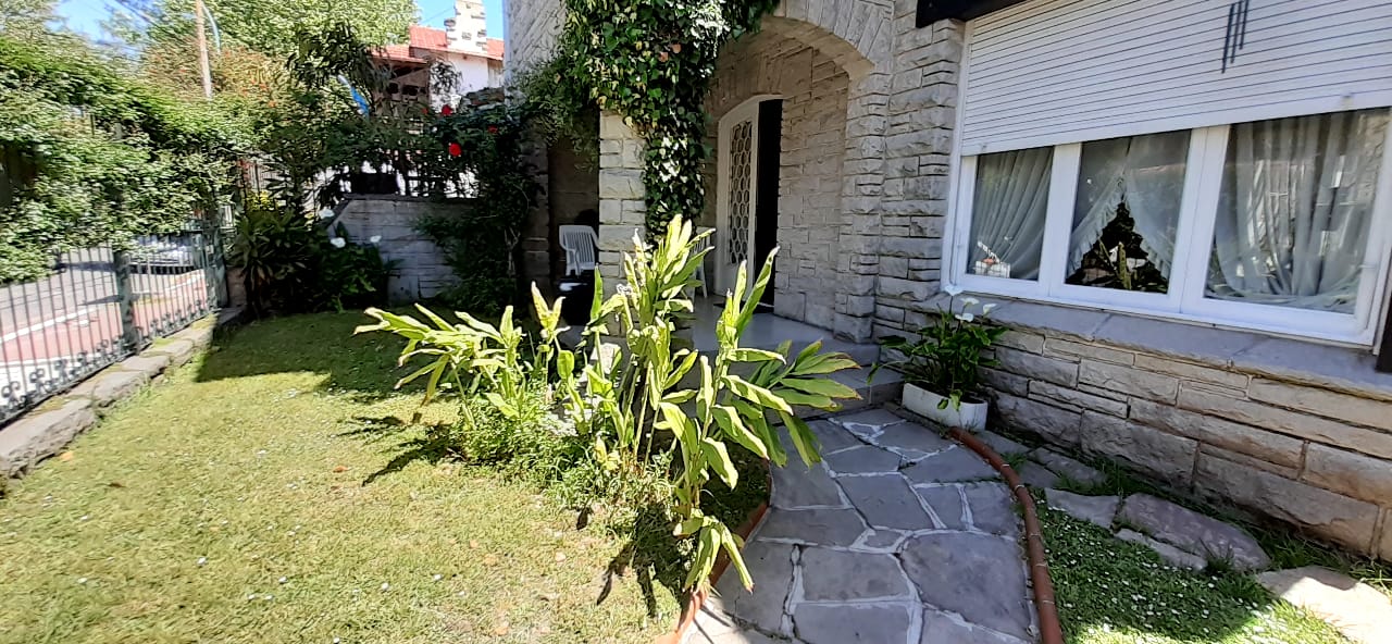 importante chalet y/o lote en chauvin