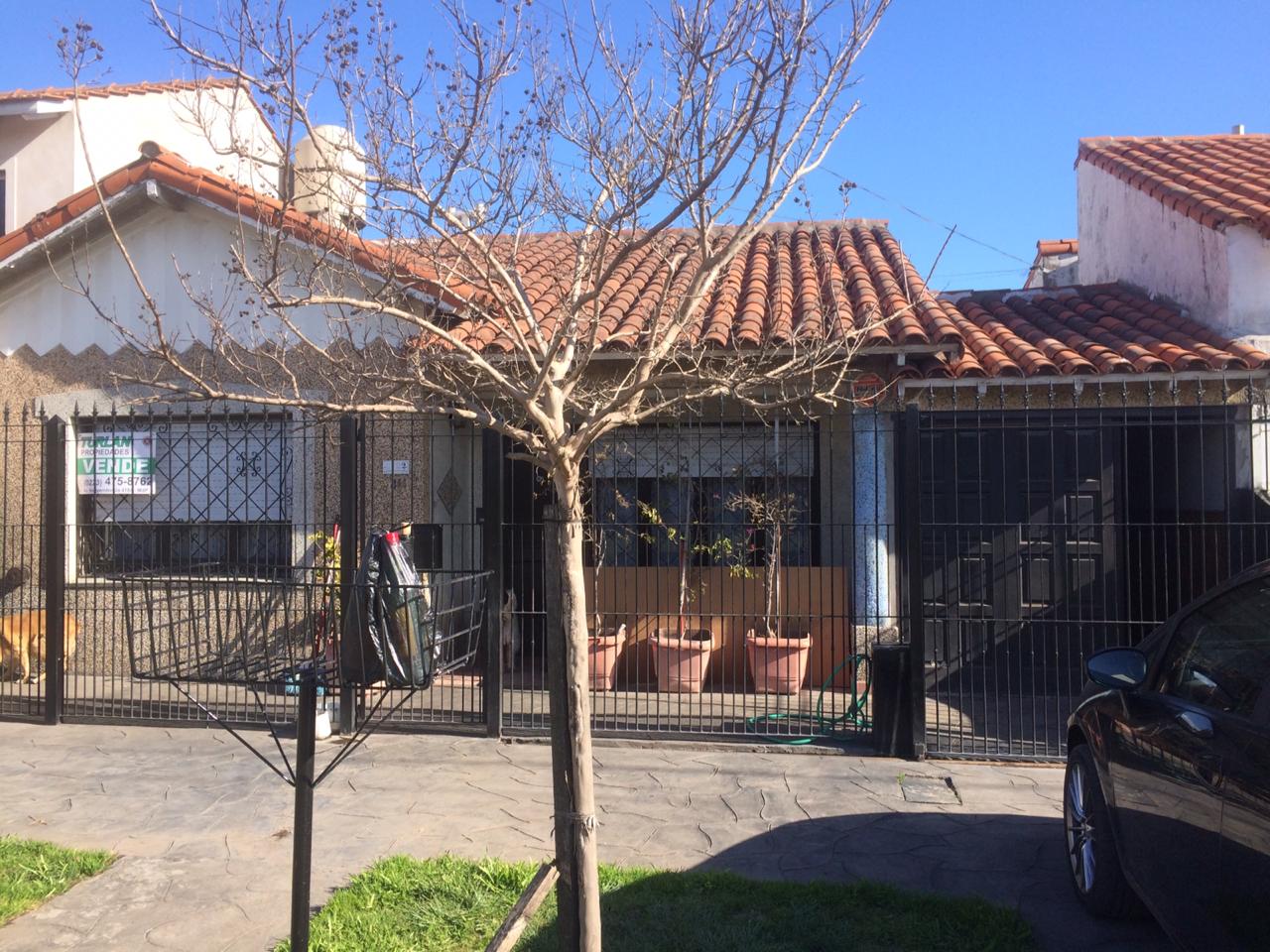 CHALET DE TRES AMBIENTES