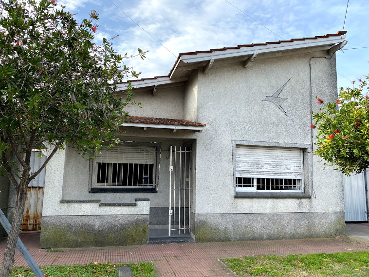 Casa a reciclar 3 Amb con patio, zona Carasa 6100