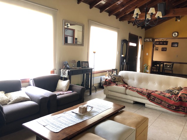 b.  san jeronimo,  CHALET SOBRE INMENSO LOTE 