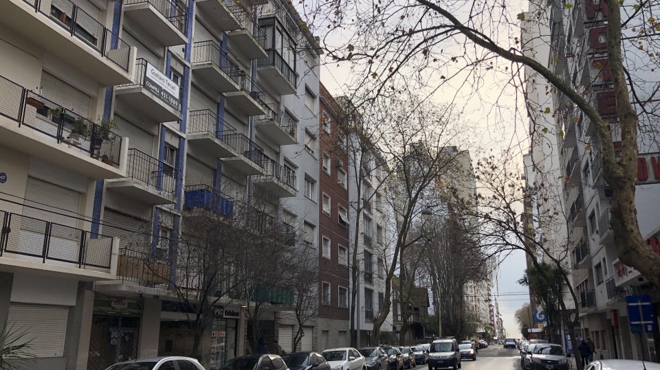 2 ambientes con dependencia al frente