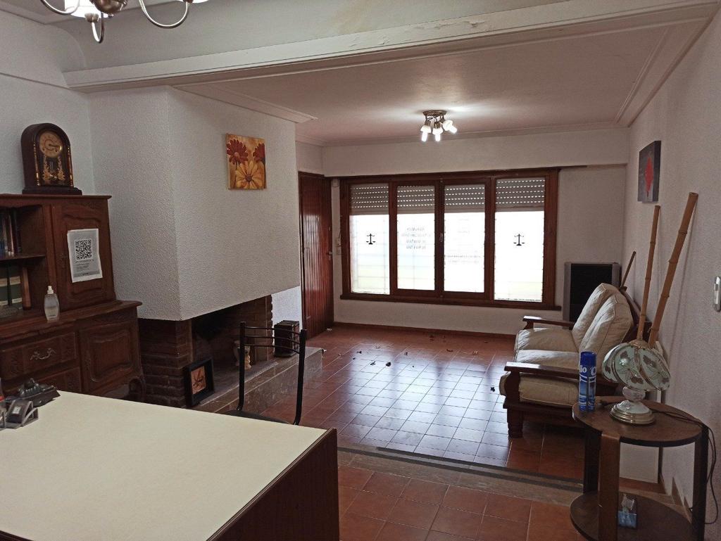 Chalet 3 amb. a reciclar.