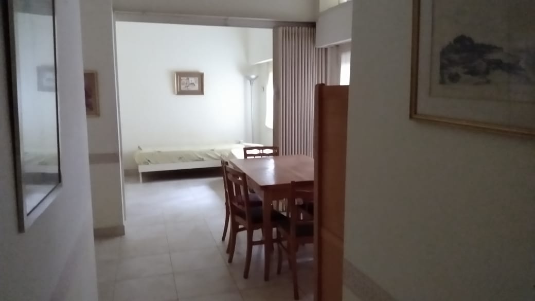 DEPARTAMENTO DE 3 AMBIENTES A LA CALLE CON PATIO