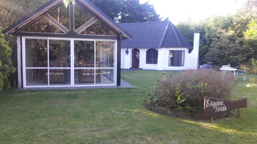 CASA COUNTRY 3 AMB EN LA PLATA VENDE O PERMUTA