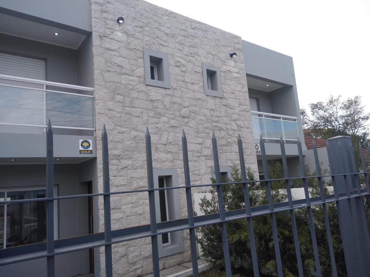 DUPLEX 4 AMB DE CATEGORIA C/COCHERA