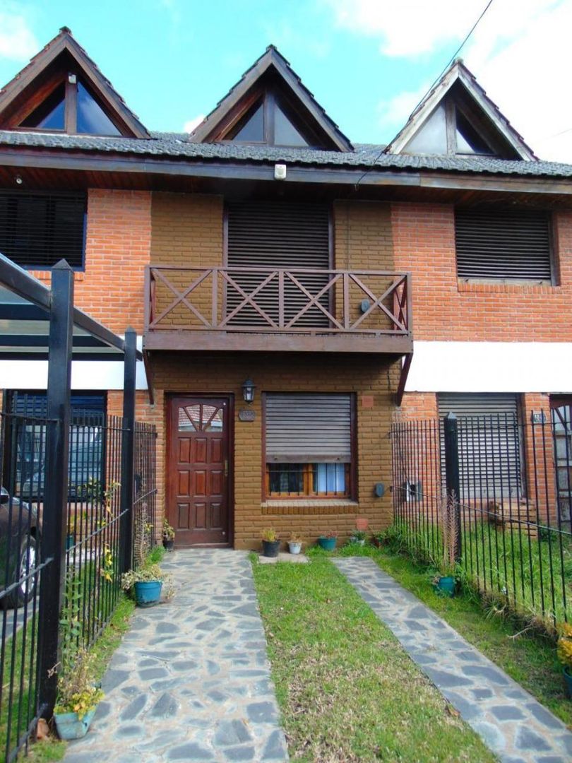 VENTA DUPLEX DE 3 AMB + PLAYROOM EN PARQUE LURO