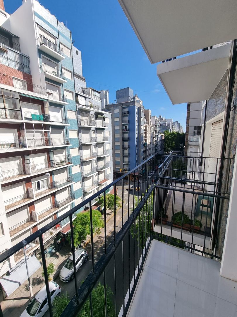 DEPARTAMENTO 1 AMB C/BALCON SALIENTE EN EL CENTRO