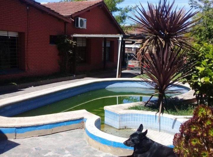 Hermoso chalet 4 ambientes con pileta