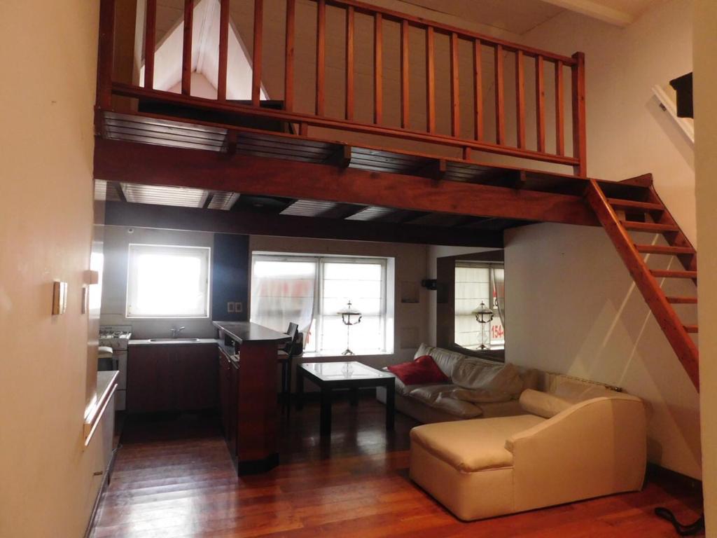 DEPTO EN DUPLEX  3 AMB 1ER. PISO EN LA PERLA