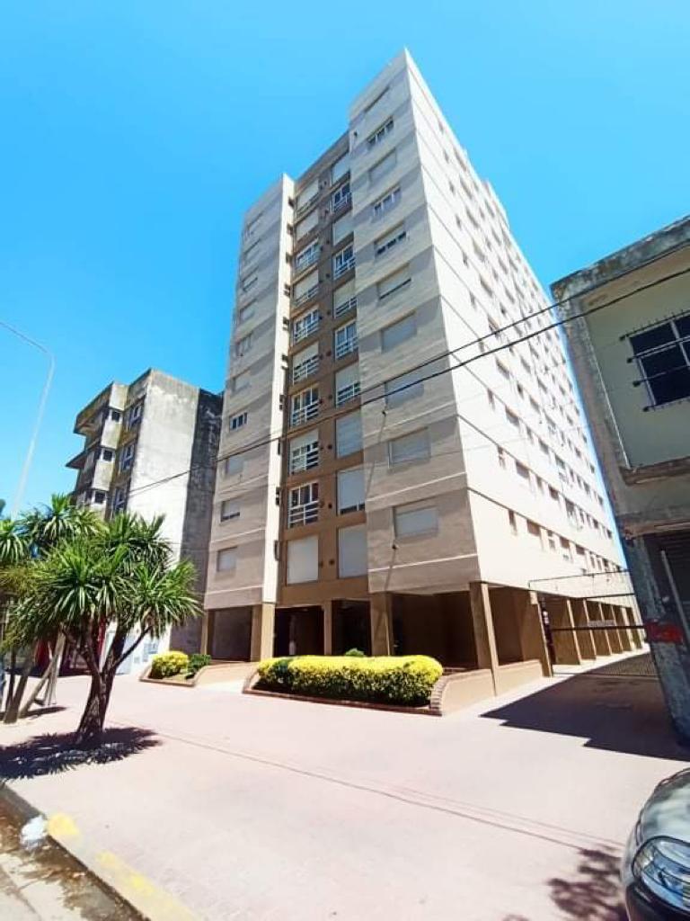 Departamento 4 Ambientes con cochera en San Jose