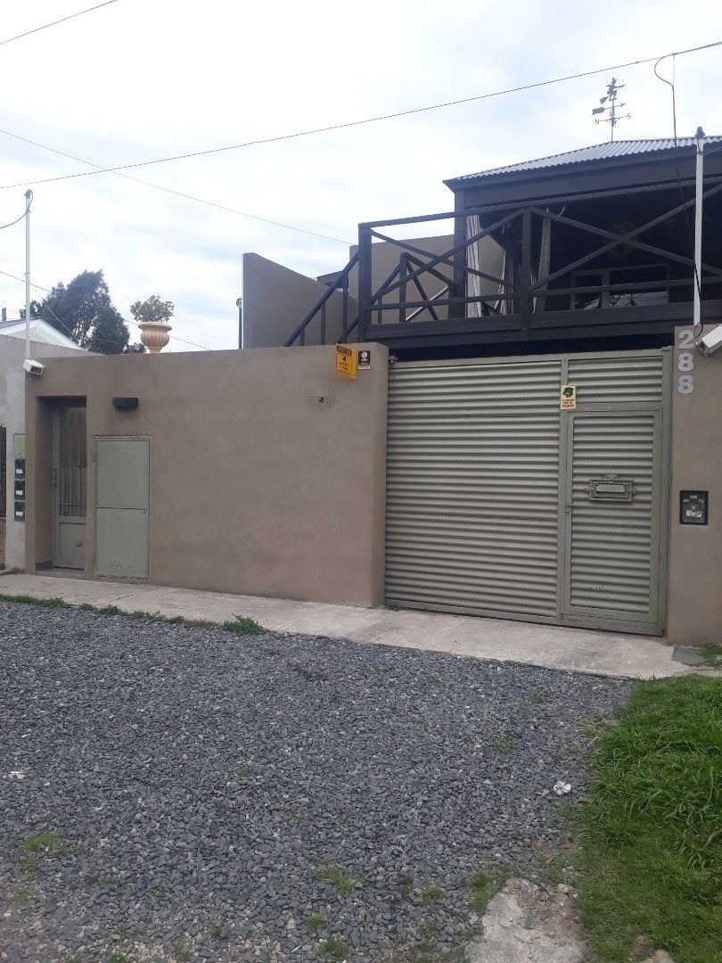 Casa PH de 3 Amb + 3 Departamentos de 2 Amb