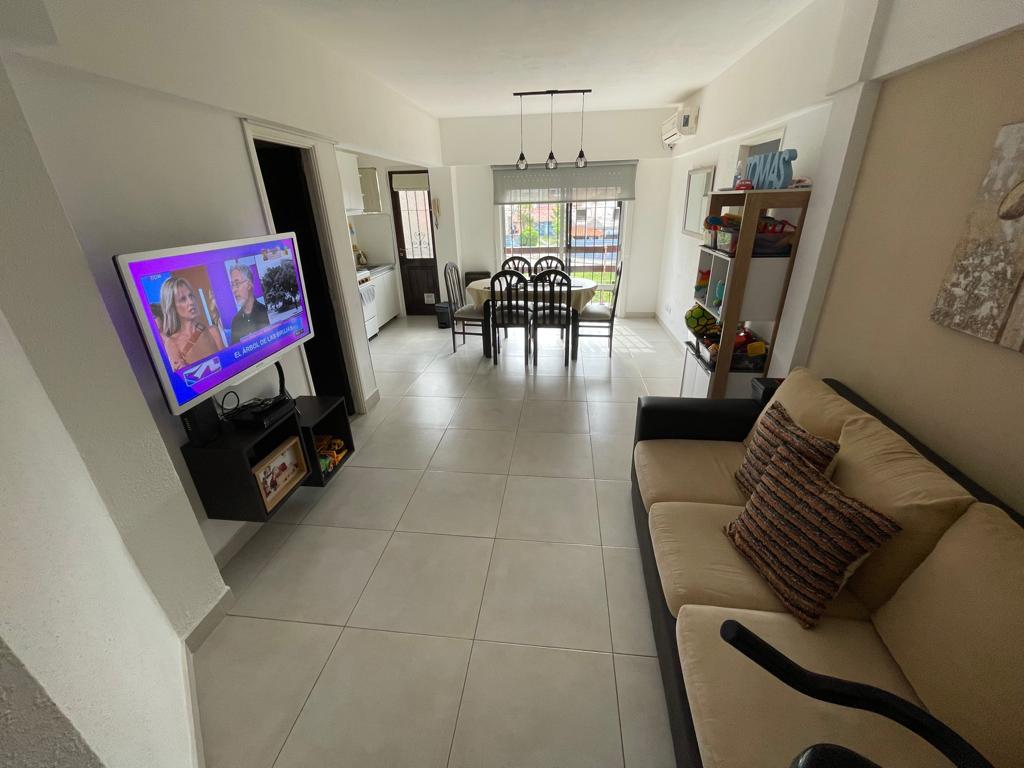 Departamento 2 ambientes c/Balcon Saliente  Varese