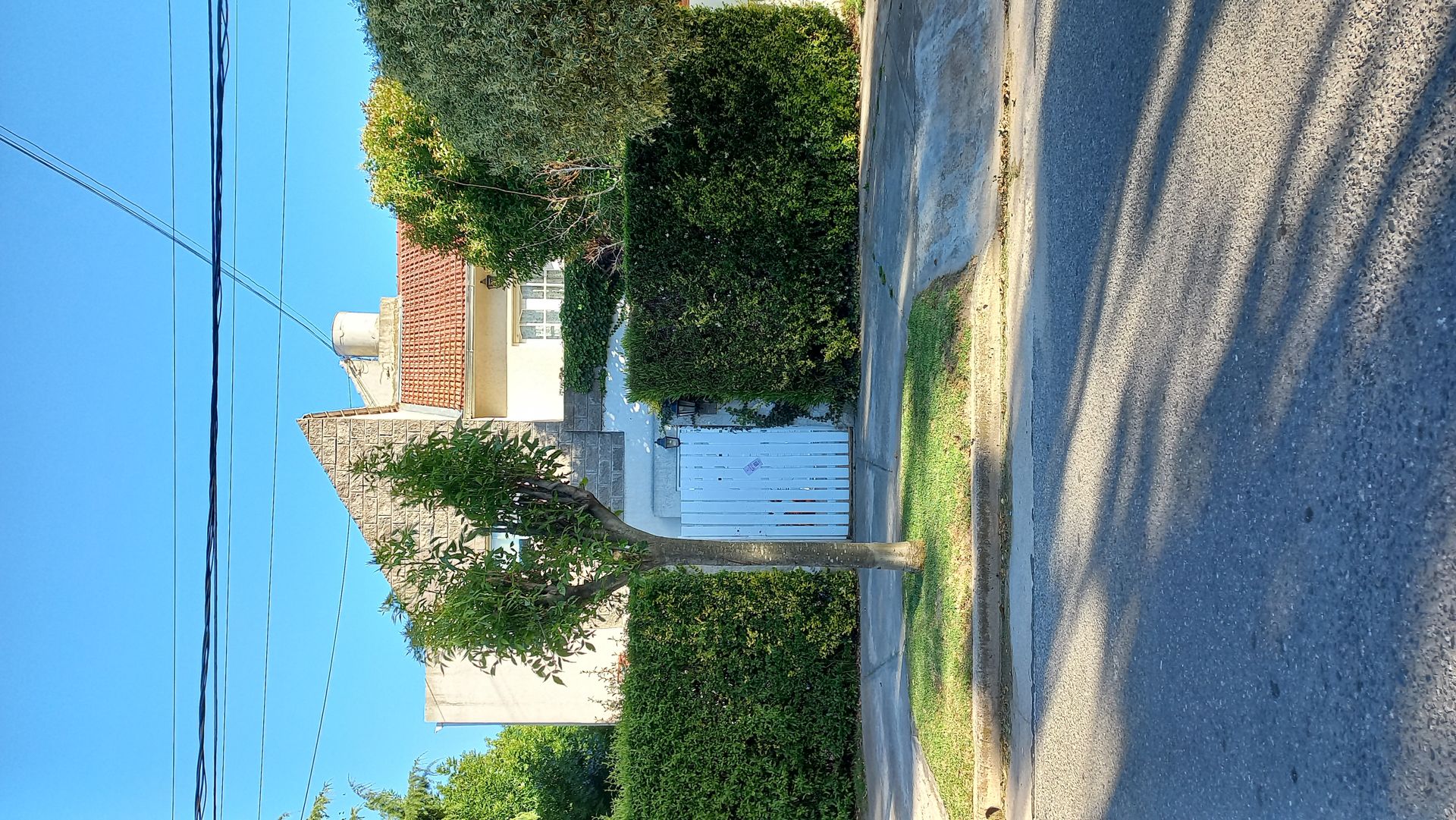 CASA 5 AMBIENTES . BARRIO COLINAS DE PERALTA RAMOS