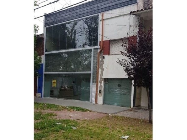 LOCAL DE 200 m2 APROXIMADAMENTE EN AV. LIBERTAD