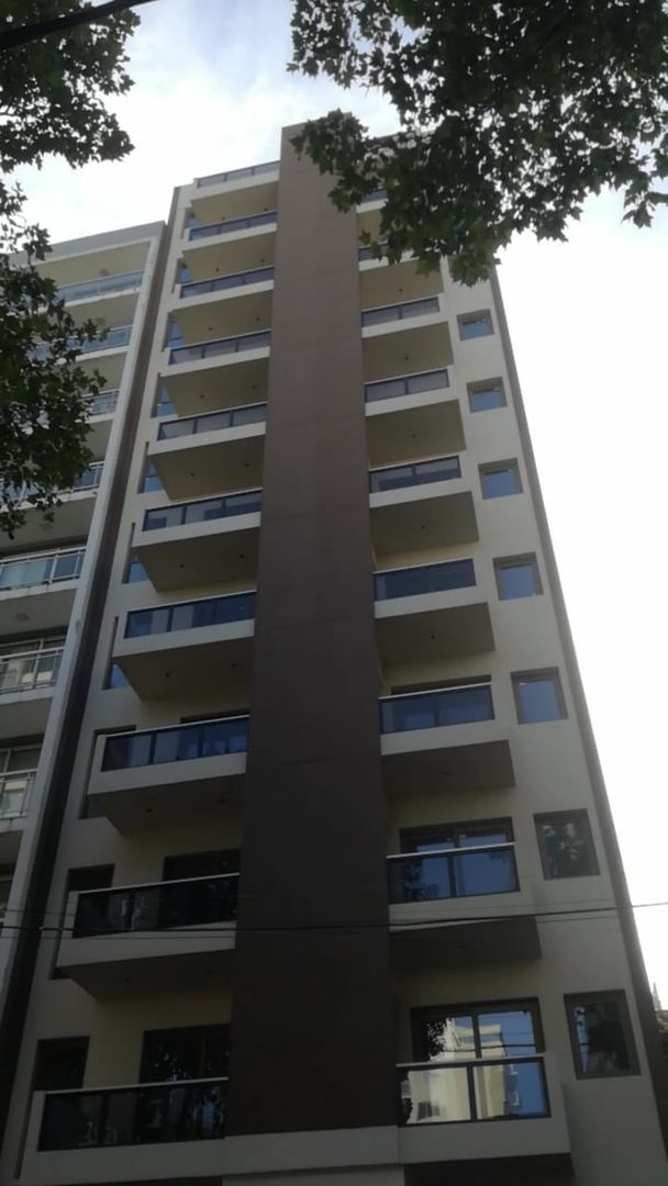 3 SEMIPISOS CON COCHERA A ESTRENAR EN PLAZA MITRE