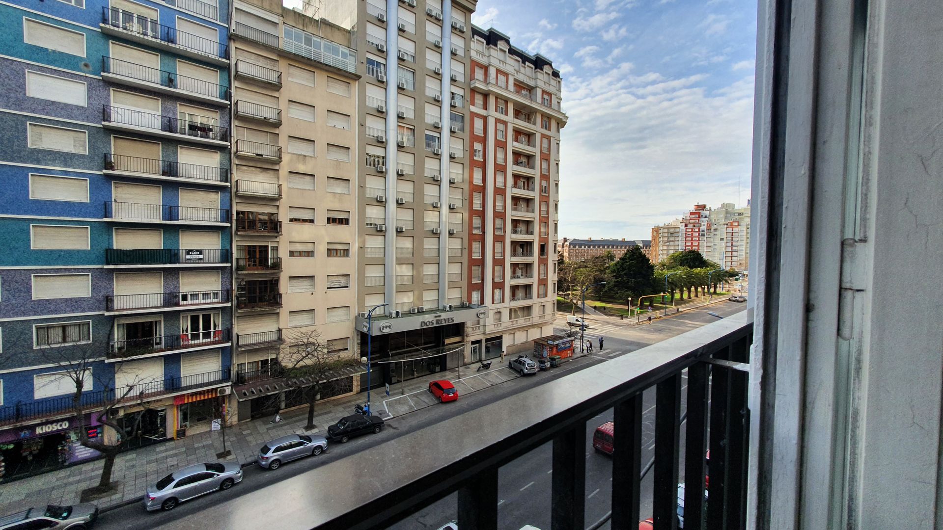 Departamento 3 ambientes al frente Balcon Baulera