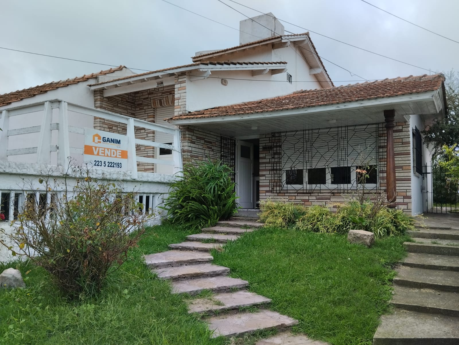 Venta Casa 4 Ambientes mas 2 PH detras Faro Norte
