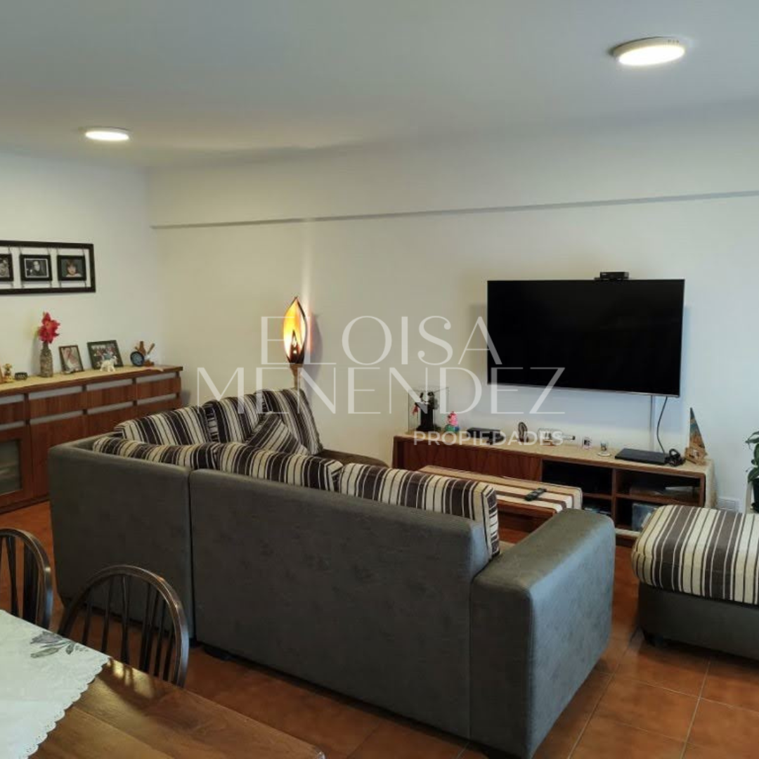 VENTA • DEPARTAMENTO 5 AMBIENTES CON COCHERA