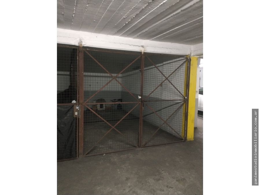Venta impecable cochera zona centro