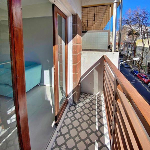 VENTA EXCELENTE 2 AMBIENTES RECICLADO CON BALCON