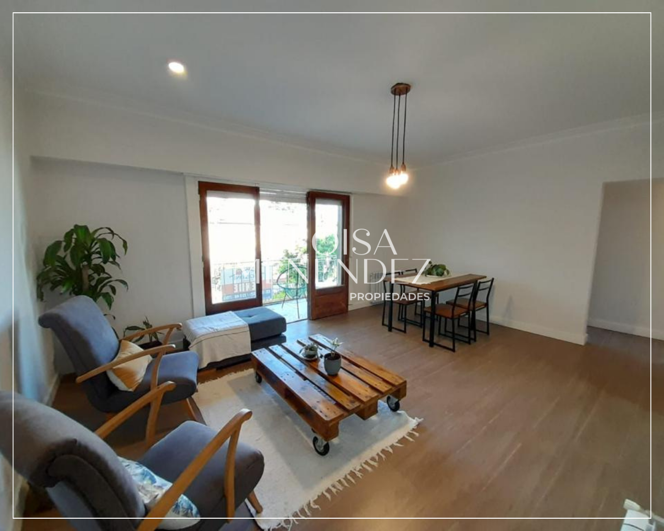  VENTA DEPTO EN PRIMER PISO AL FRENTE CON BALCÓN