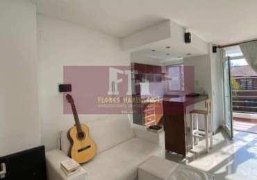 FH Ambiente y medio externo con balcón saliente