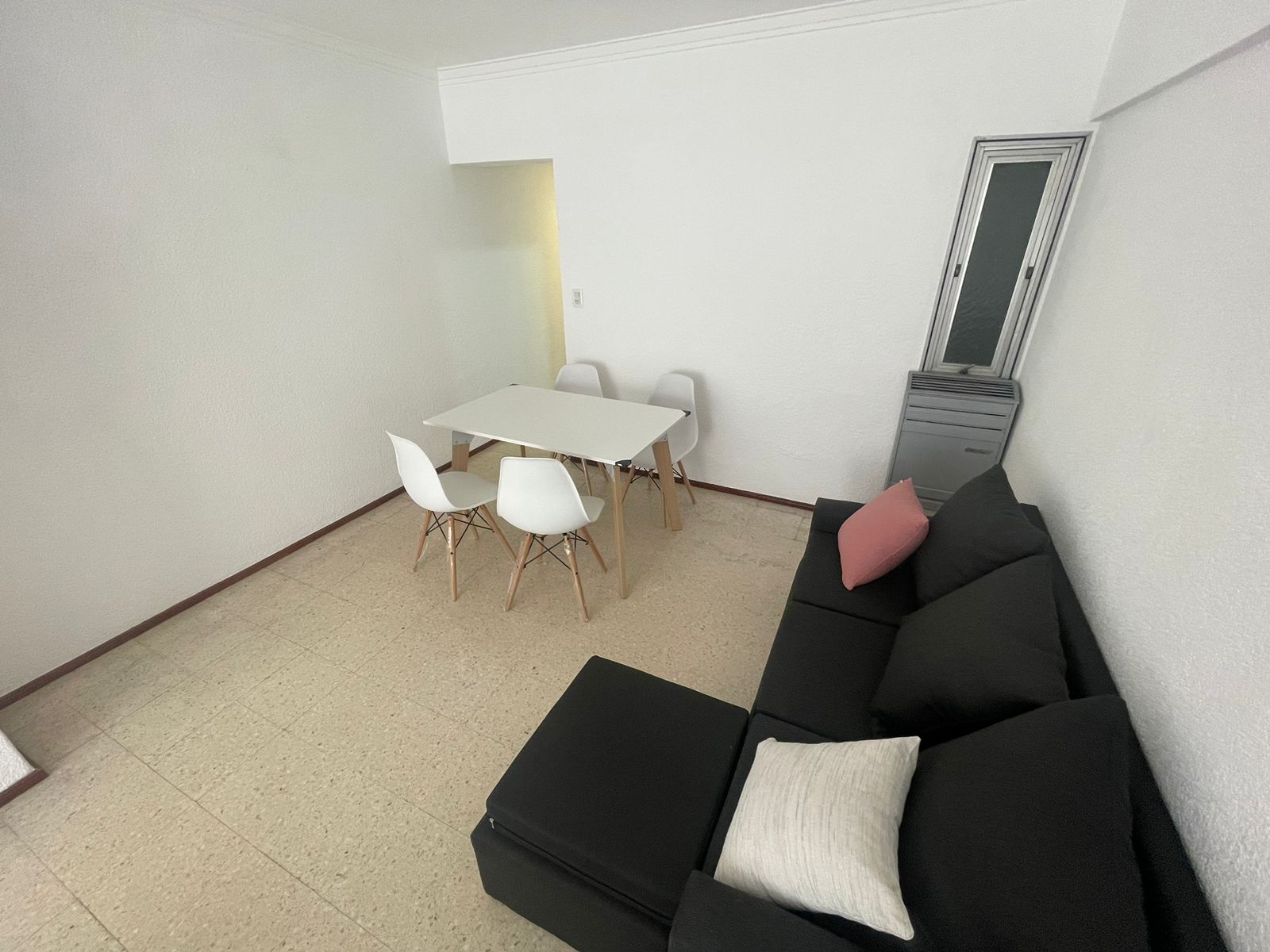 Departamento Ambiente y Medio lateral C/balcon sal