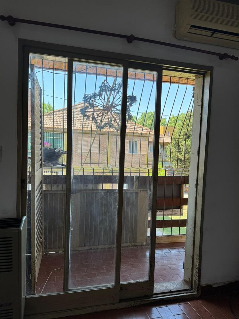 DTO 3 AMB EN EZEIZA C/BALCON VENDE O PERMUTA 
