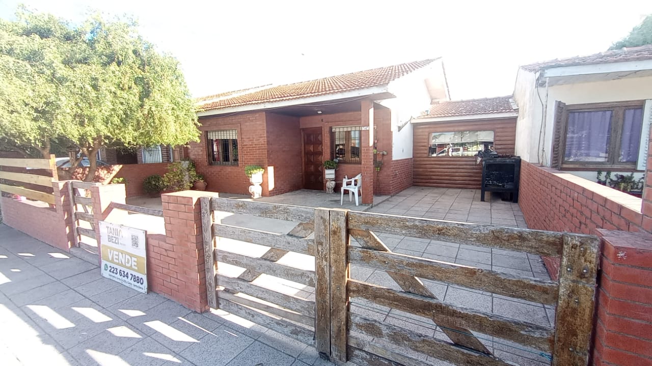 CHALET EN VENTA+ DEPTO EN SANTA ELENA