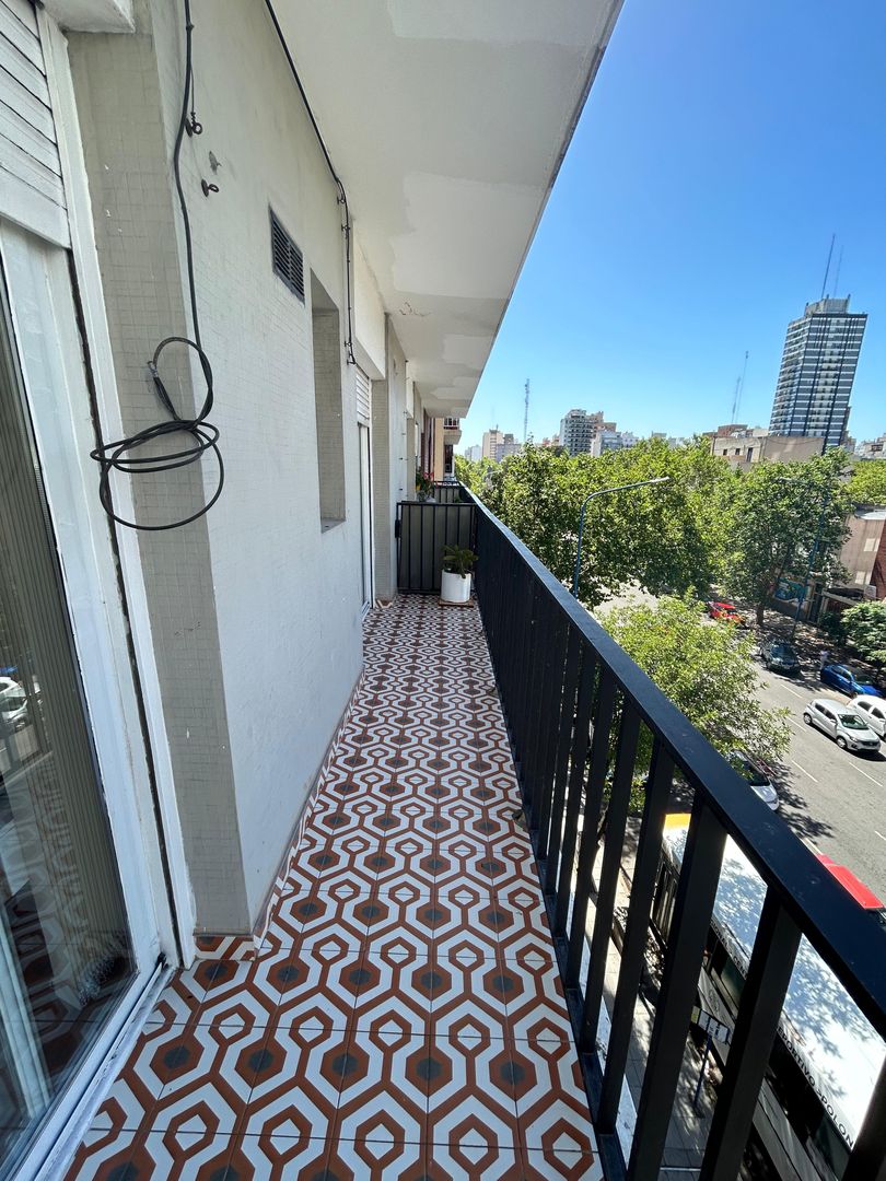 Departamento 2 ambientes al frente con balcon 