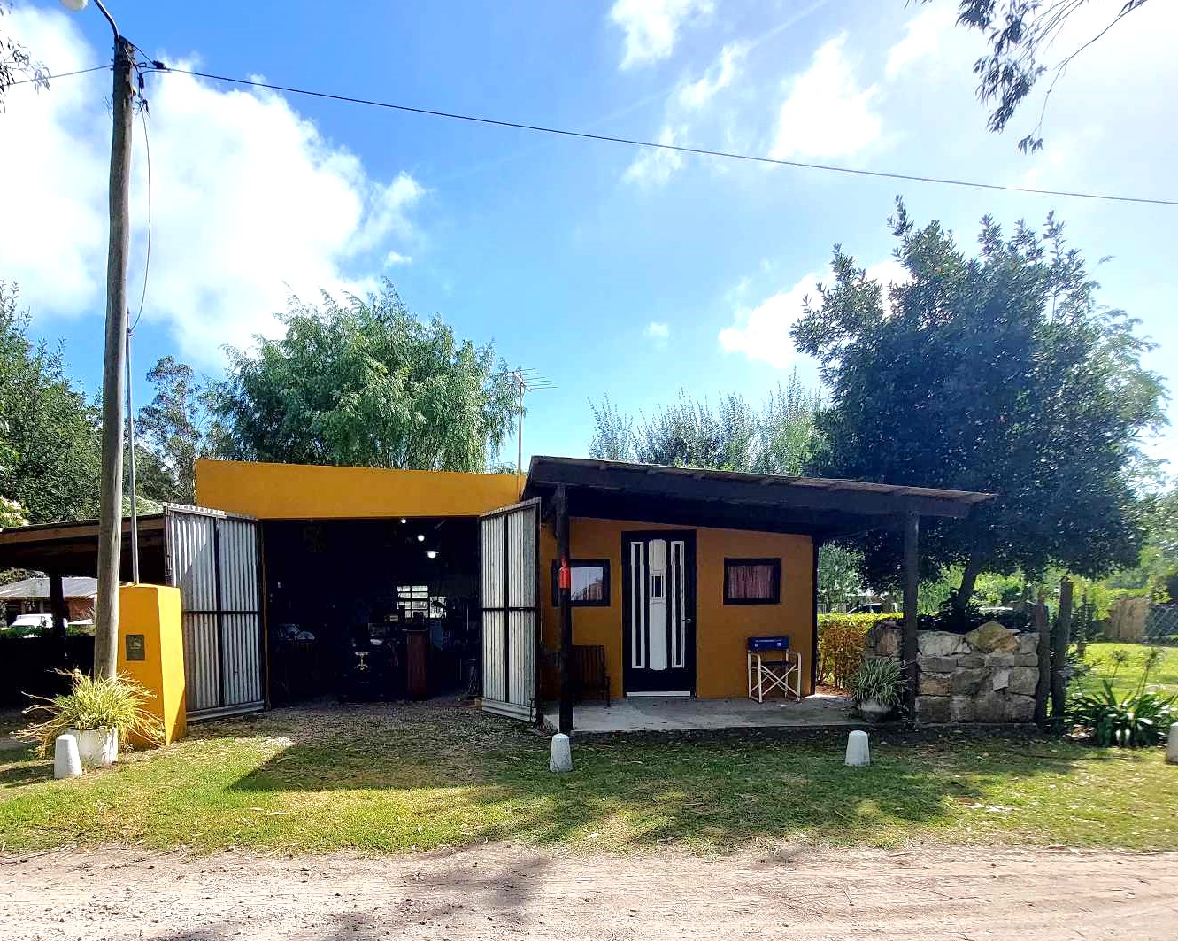 VENTA CABAÑA CON GALPON Y DEPTO - FRENTE MAR
