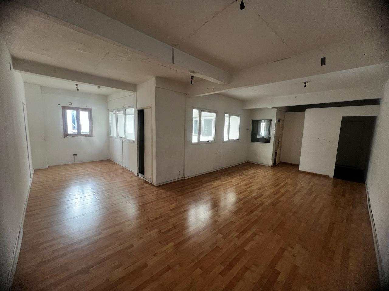ALQUILER ESPACIO DE 40 M APROX PATIO COMERCIAL 