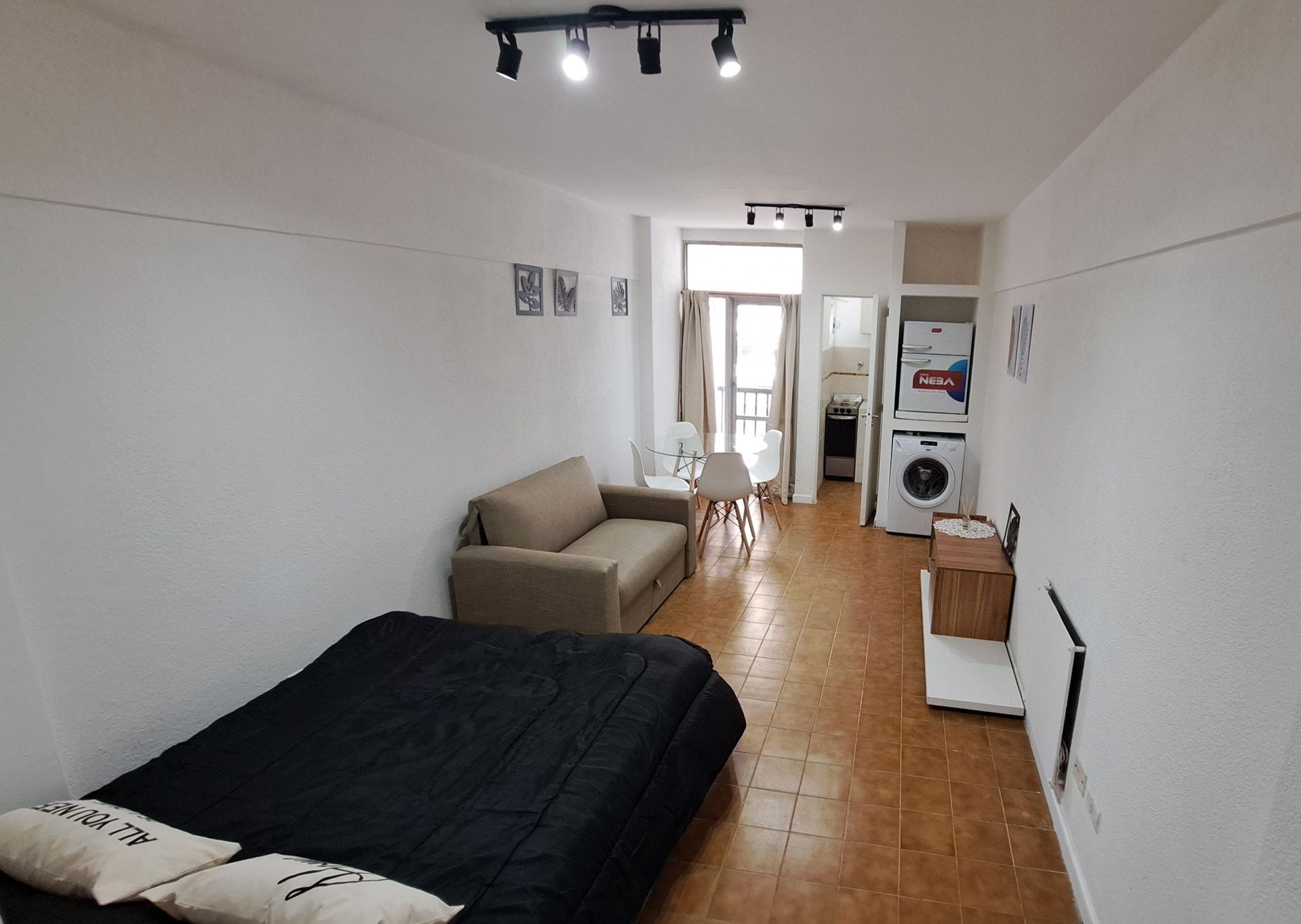 Departamento 1 ambiente con balcon a la calle