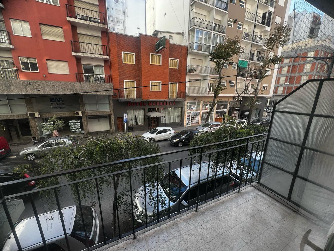 VENTA depto 2 amb c/ dep y 2 baños centro