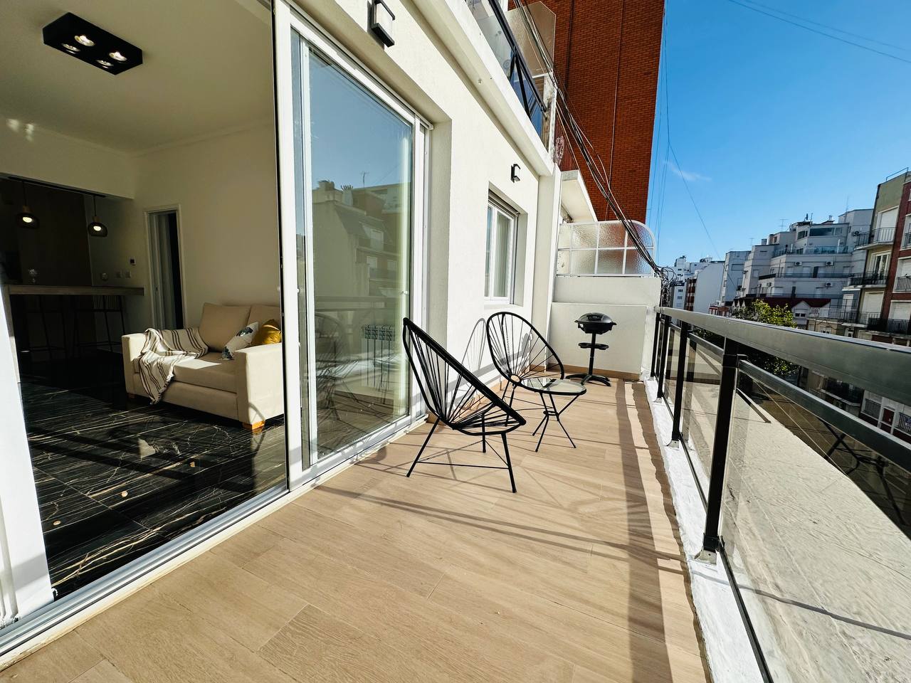 Departamento - piso a la calle - 3 ambientes