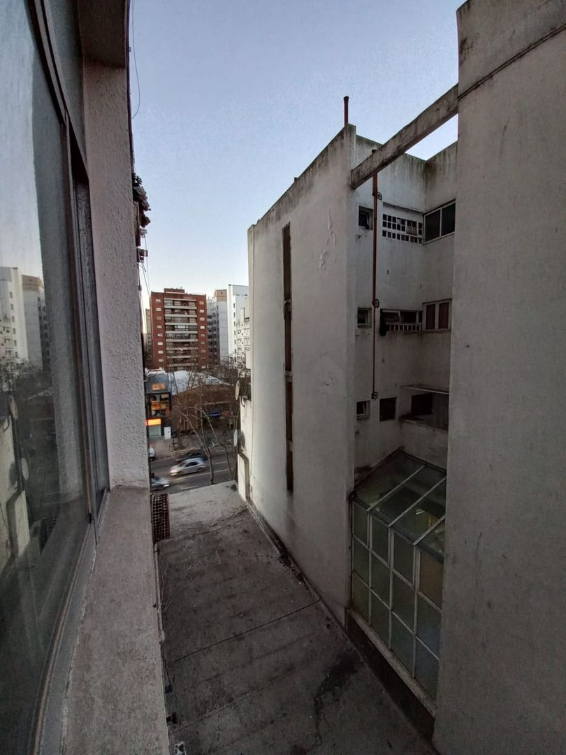 Ambiente lateral con vista a ca la calle 