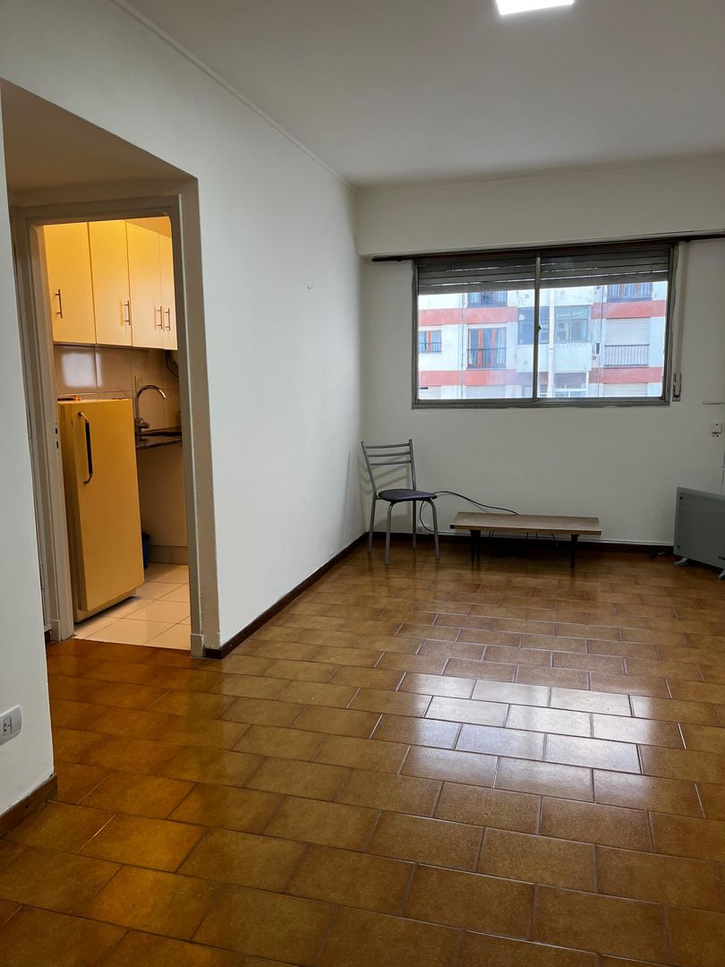 VENDEMOS  DEPARTAMENTO 1 AMB ZONA CENTRO 