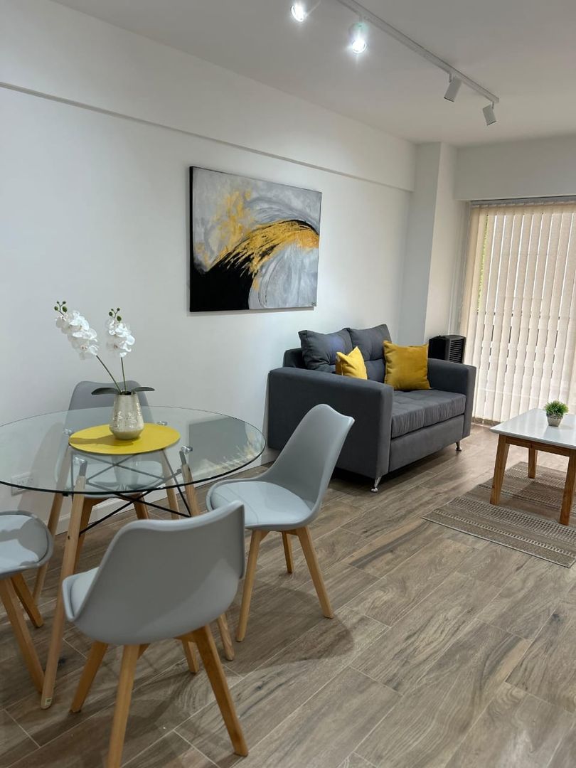 Venta departamento al frente con balcón
