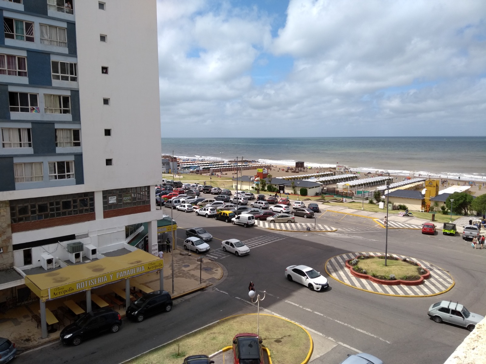 Departamento 3 ambientes, vista al mar en Miramar.