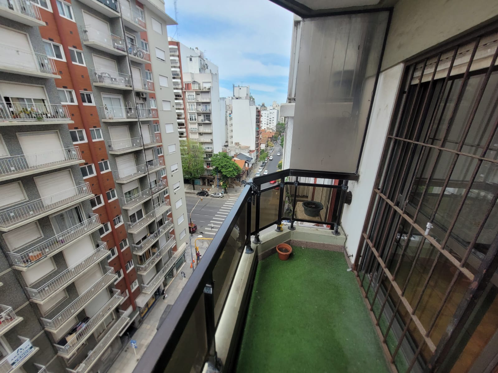 Semipiso de 2 ambientes al frente - Plaza Mitre 