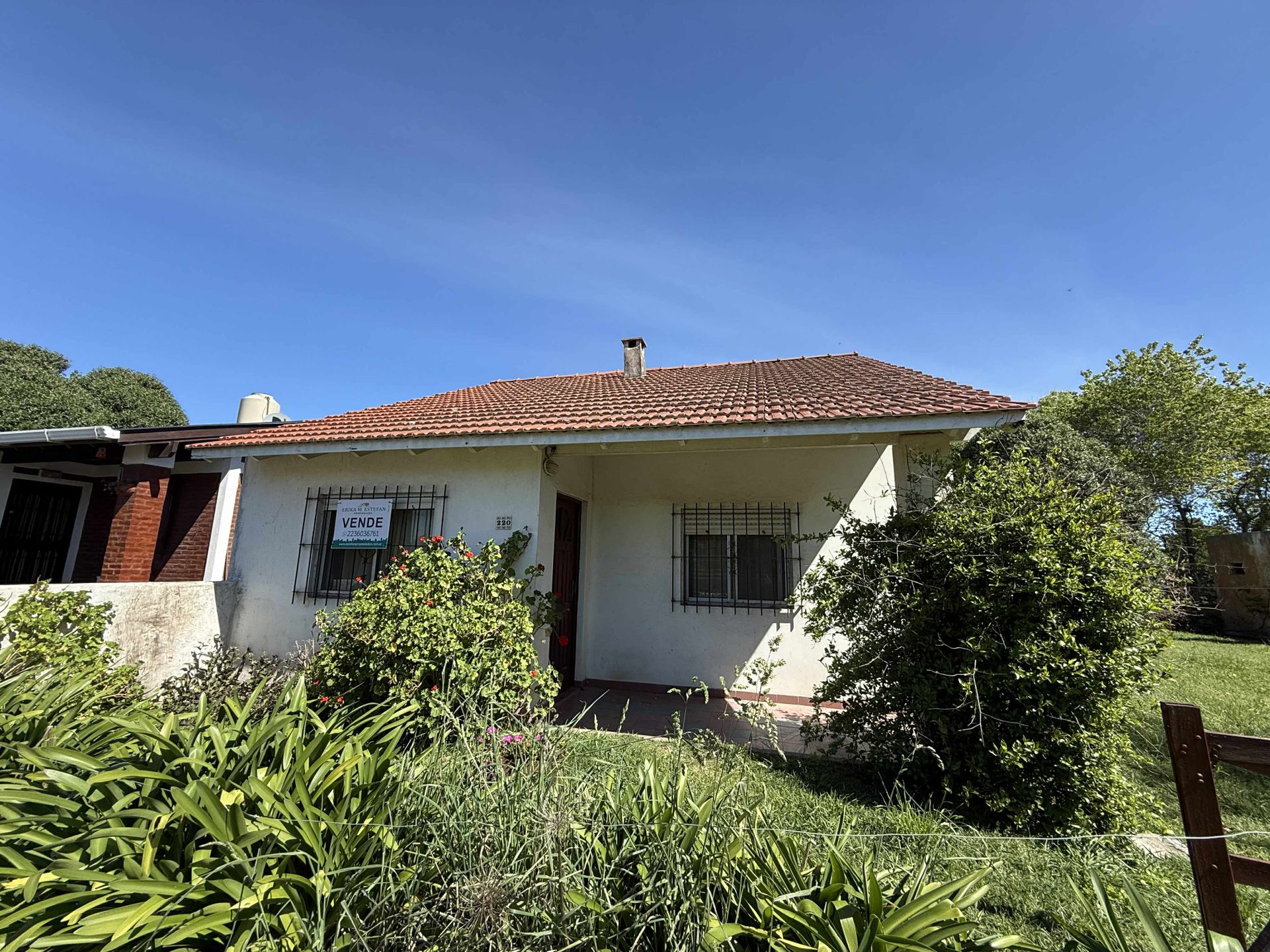 CHALET 4 AMB. BARRIO SANTA ELENA