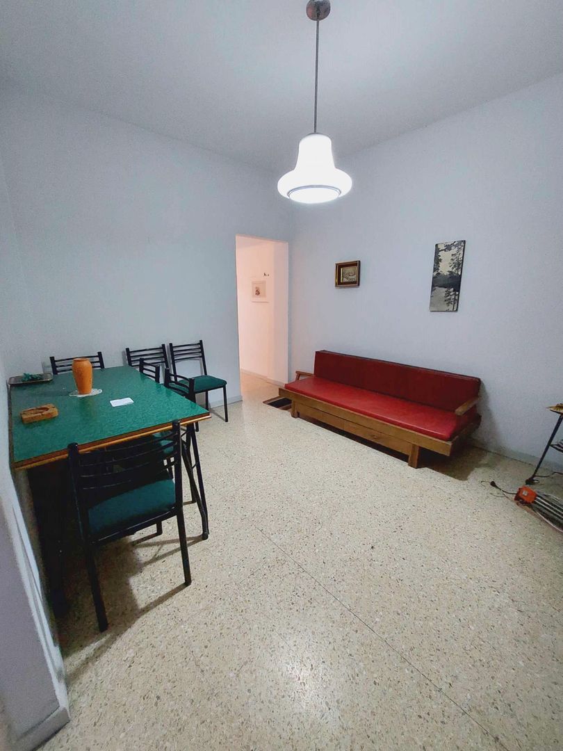 VENTA 2 AMB. SOBRE AV. COLON (INTERNO)