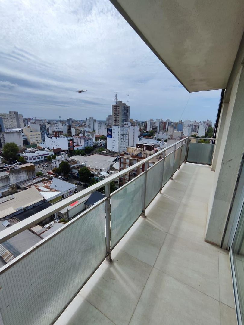 FH Venta Departamento tres ambientes con cochera 