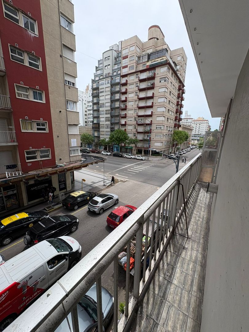 Departamento 2 ambientes a la calle
