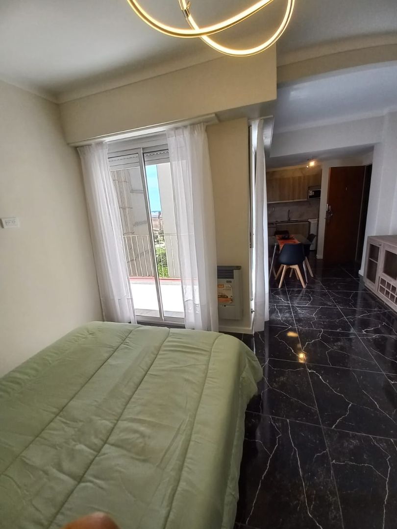 Venta un ambiente lateral!!