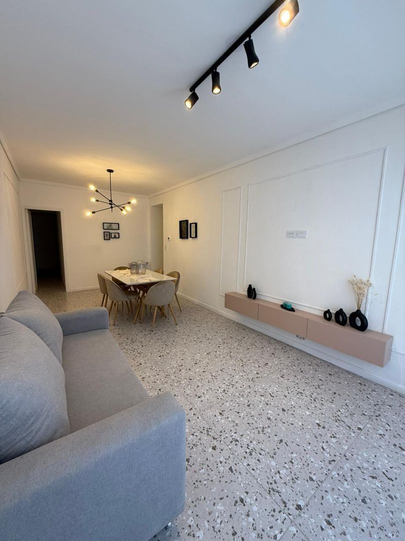 Departamento de 3 ambientes al frente con balcon