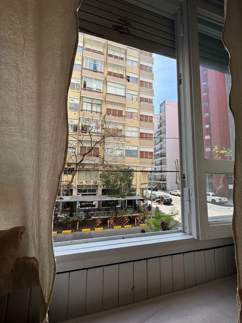 Ambiente al frente - 1er Piso -Falucho y Bs.As