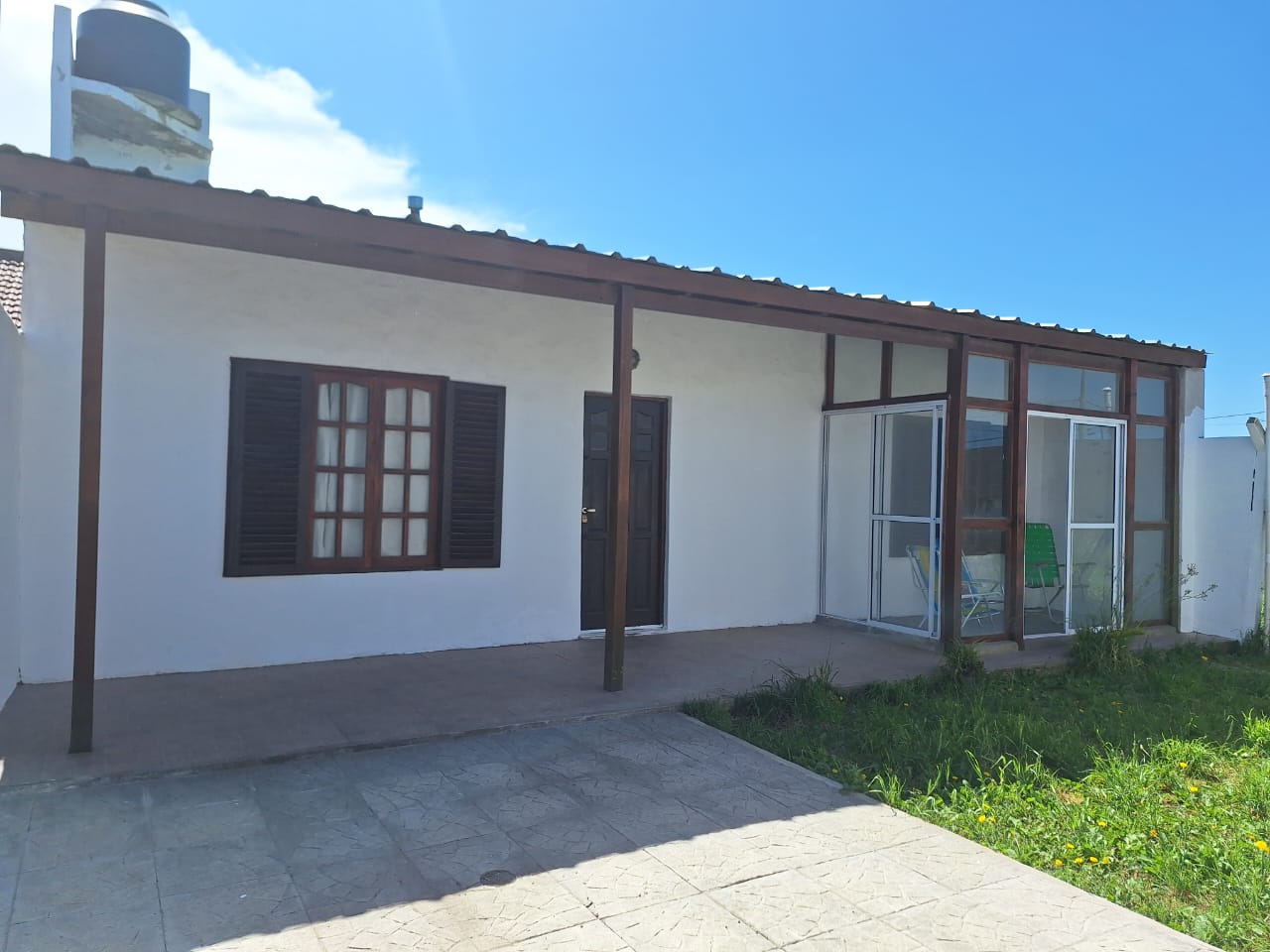 VENDE CASA Y 3 DEPARTAMENTOS FRENTE MAR 
